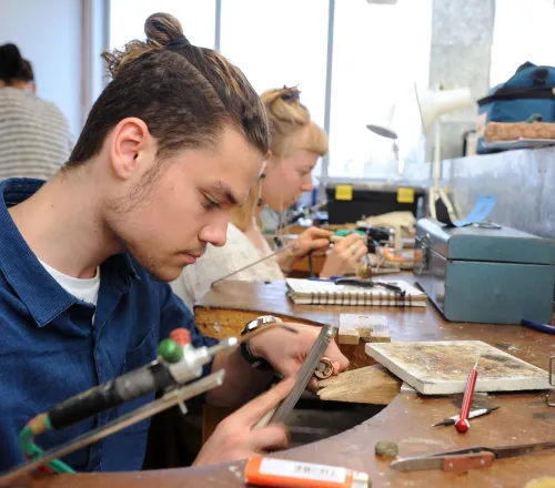 Rung kiểm tra sản phẩm