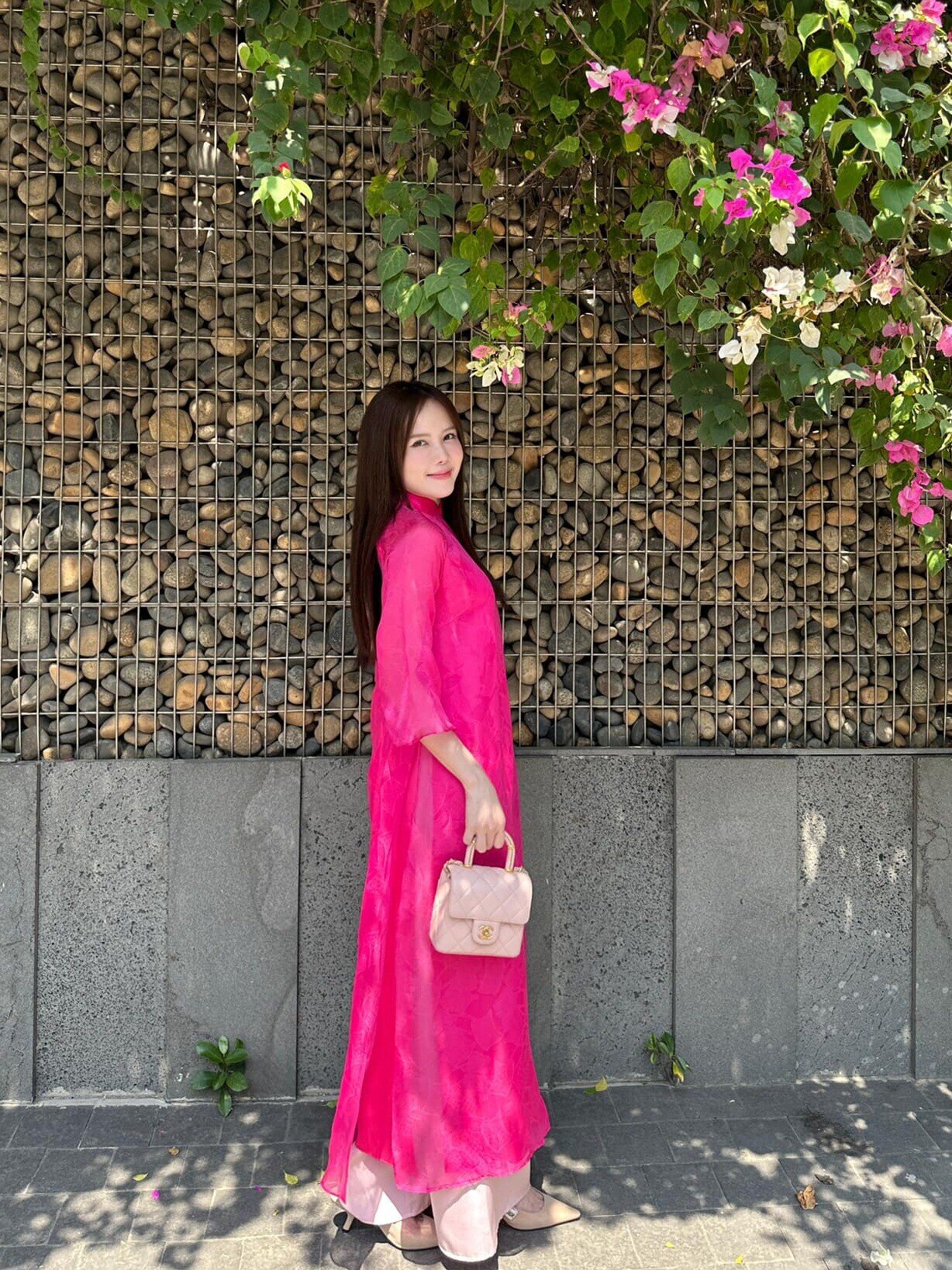 Thiều Bảo Trâm hack tuổi trông thấy nhờ loạt items trẻ trung, có hàng chục túi hiệu nhưng chỉ mê đúng một màu - 15