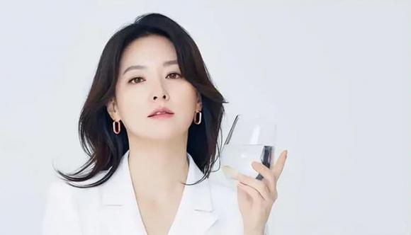 ae.jpg 3 Lee Young Ae, sao Hàn Quốc, nữ thần quyến rũ, vẻ đẹp tự nhiên