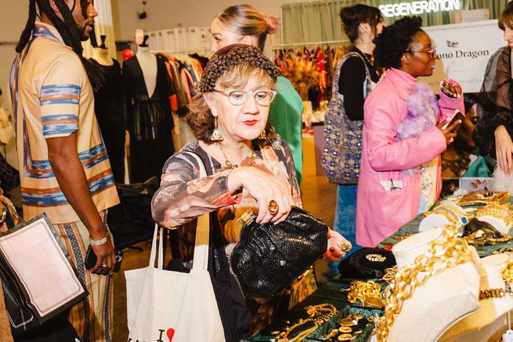 thrifting săn đồ vintage