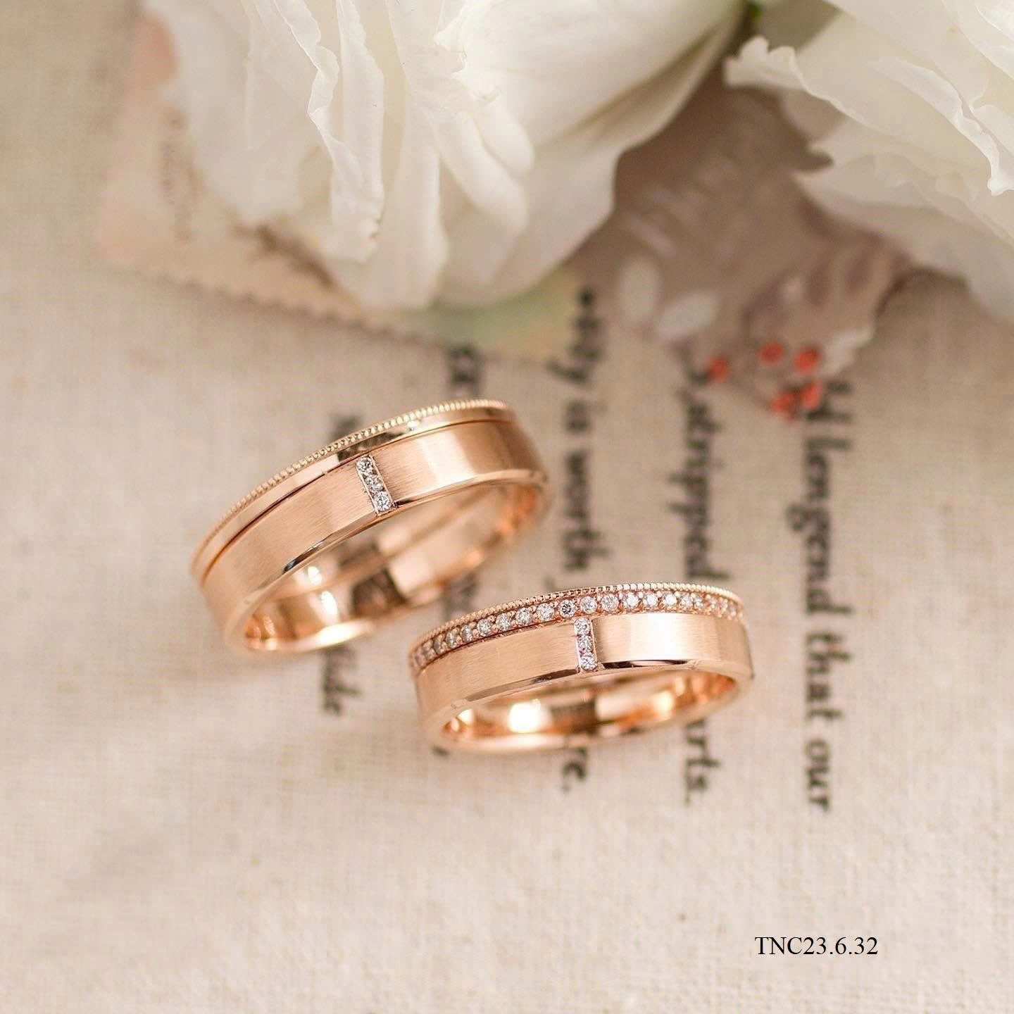 mau-nhan-cuoi-vang-hong-18k-dep