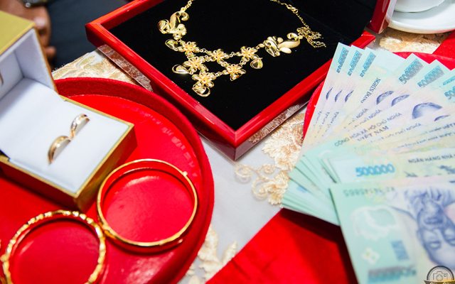 Tiền thách cưới