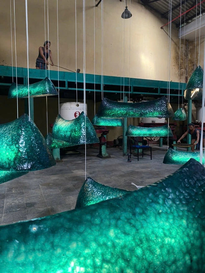 Du khách đổ về xem biểu diễn thực cảnh tại nhà máy chè cổ 1927