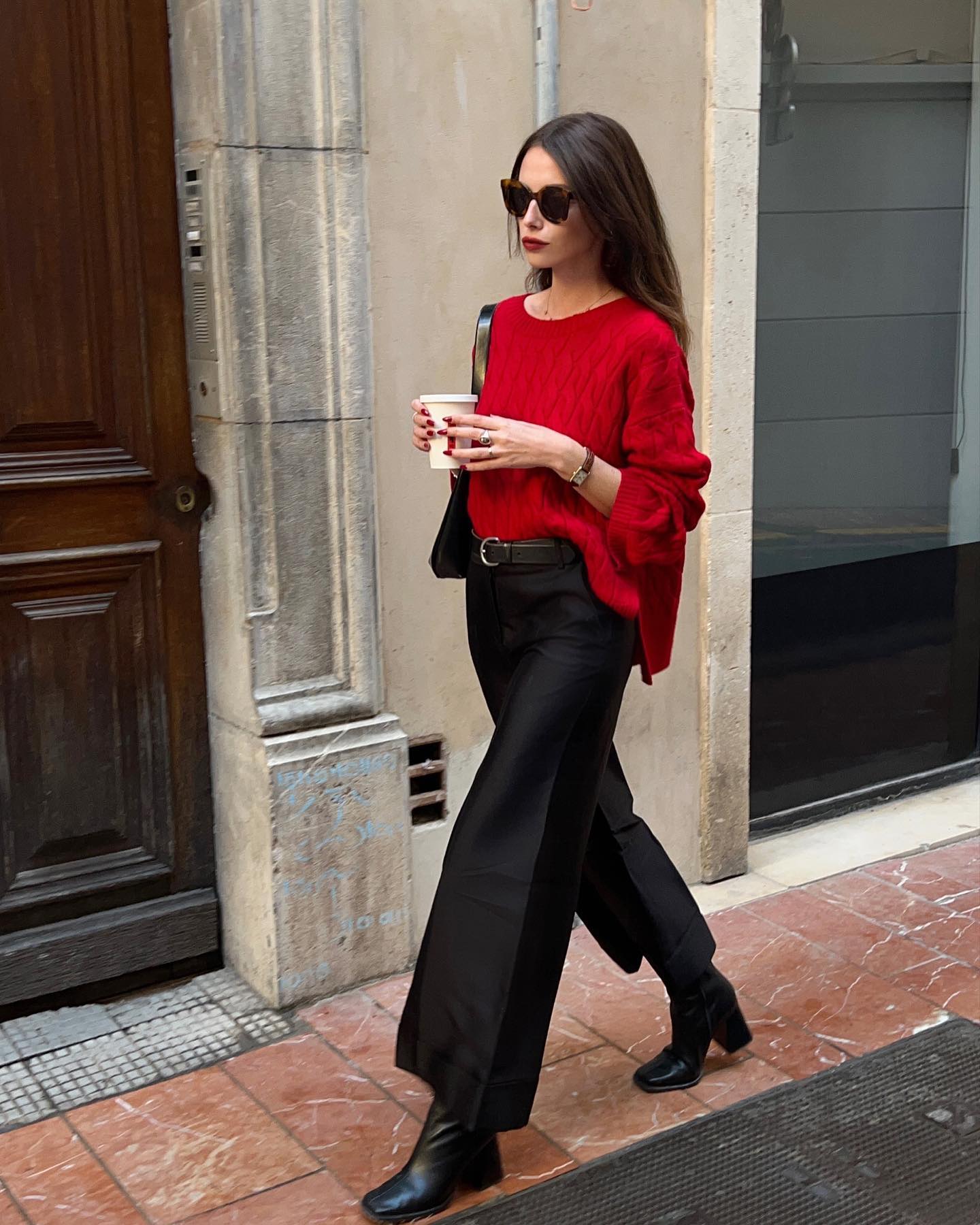 5 Cách mặc áo len đẹp long lanh của phụ nữ Pháp cho mùa lạnh