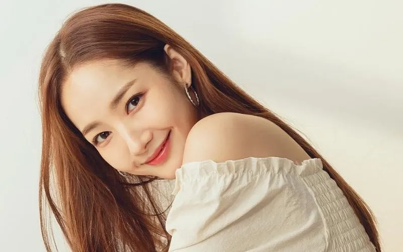 Nâng tầm thần thái với 6 kiểu tóc Park Min Young