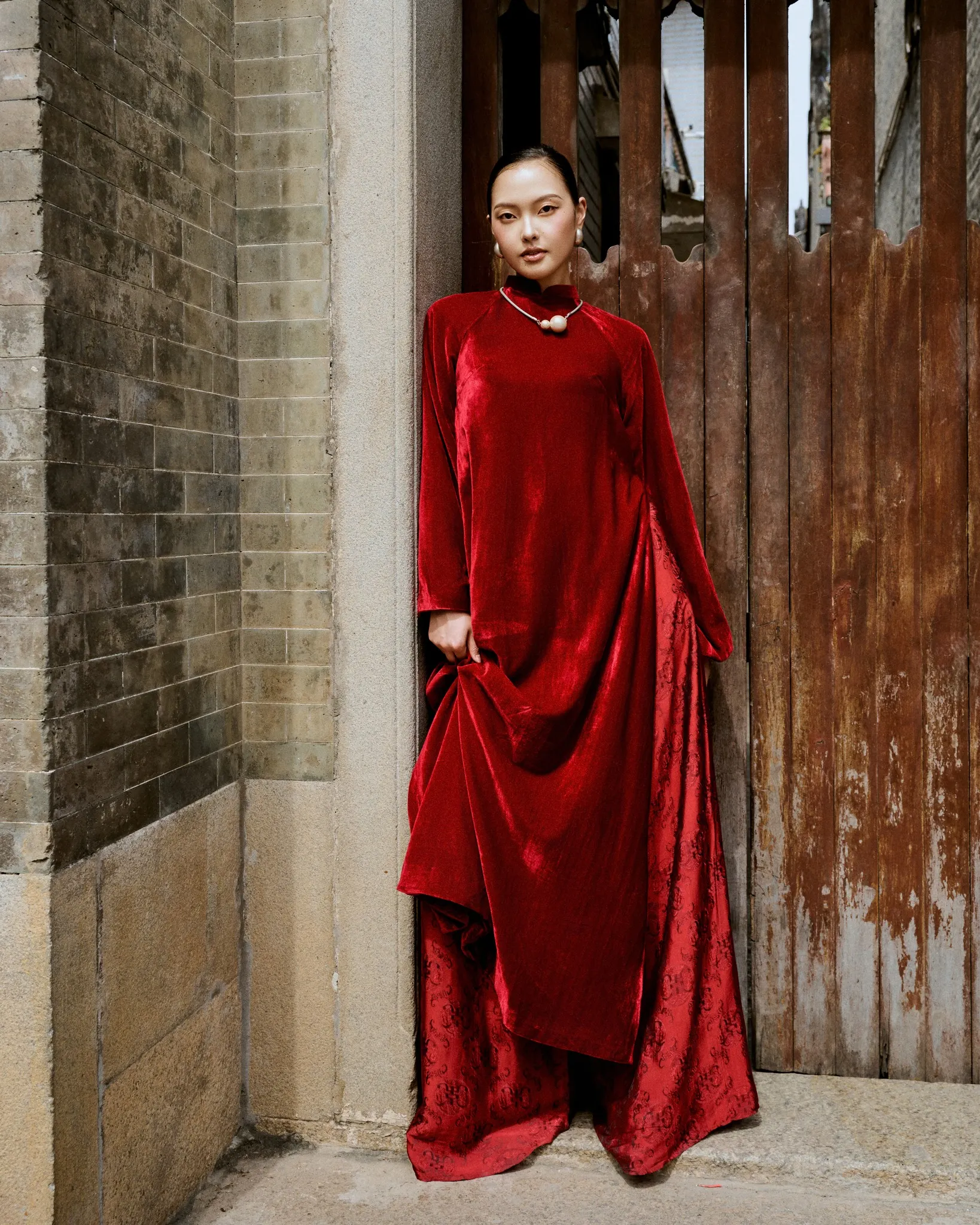 Áo dài nhung BONJOUR xu hướng Tết 2026