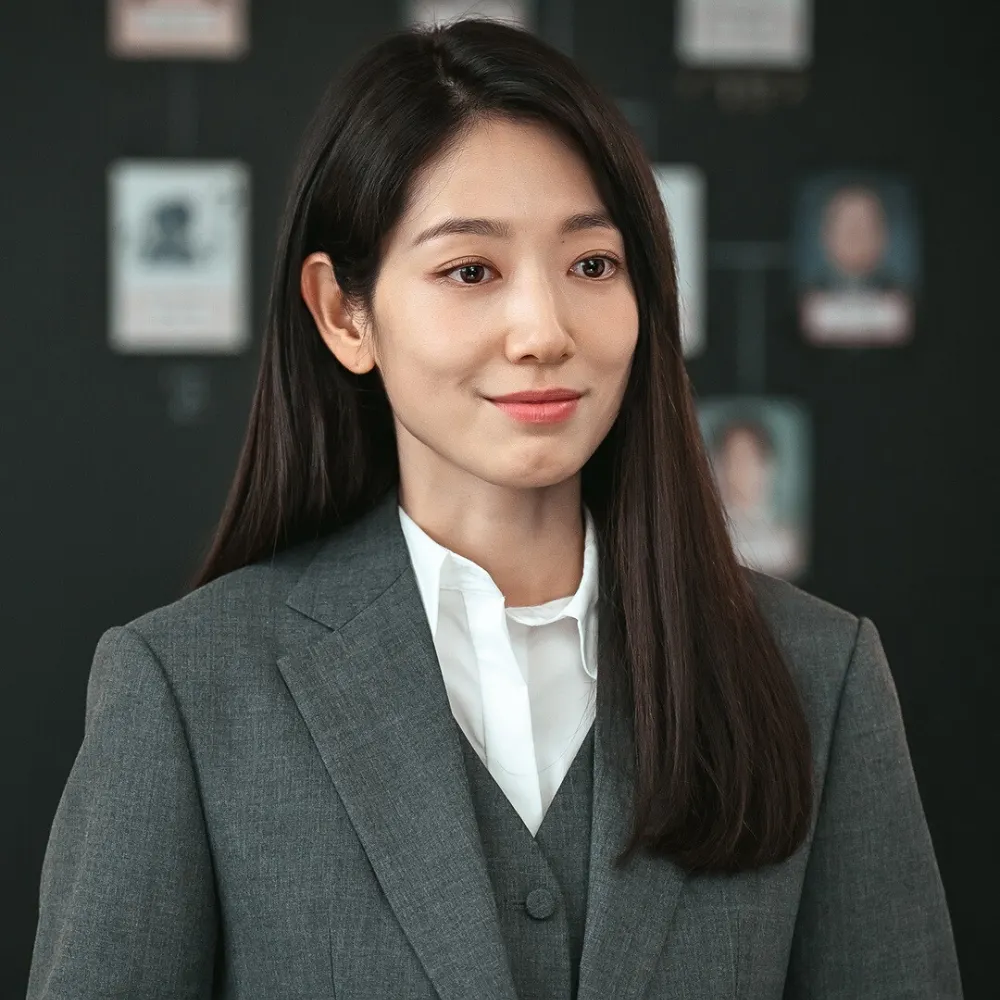 Park Shin Hye mang suit xõa tóc ngang vai