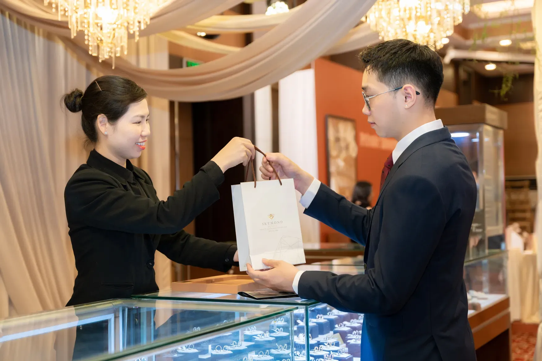 Những chi phí ẩn khi mua nhẫn cưới bạn thường bỏ qua